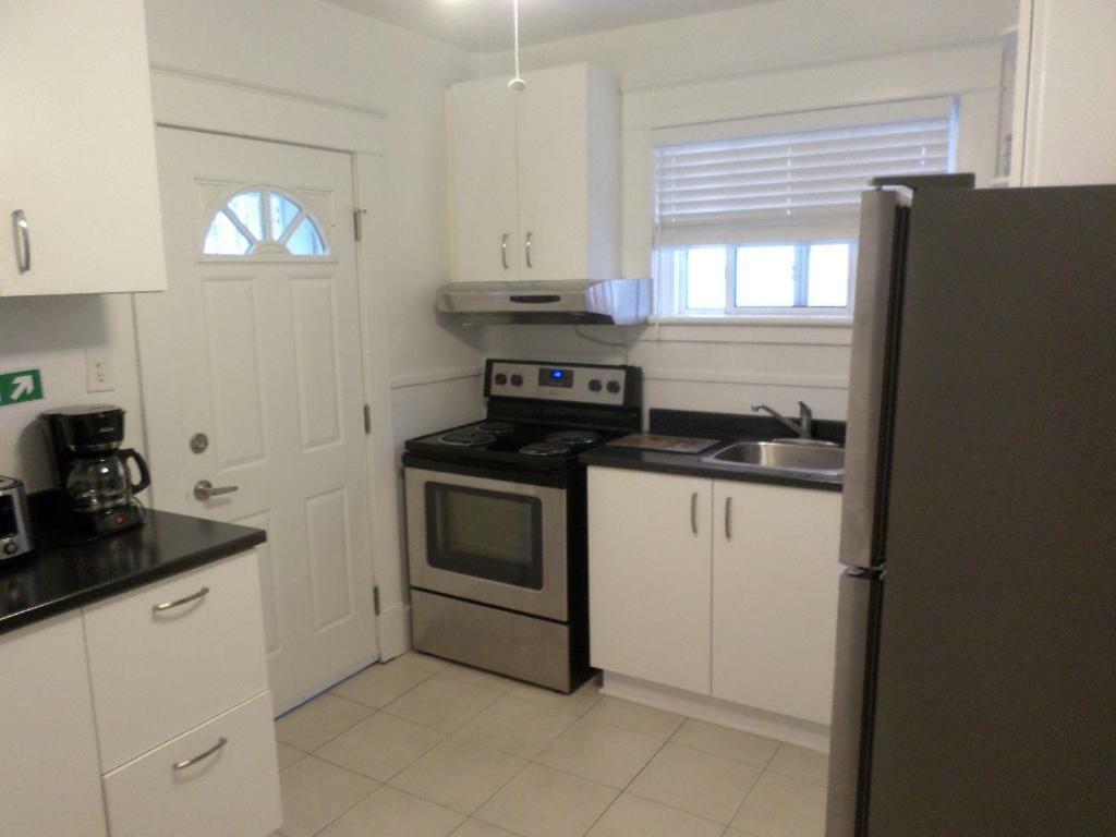 Beautiful, Clean, Quiet 2 Br-In Downtown Ottawa. Parking, Wifi And Netflix Included Apartment Exterior foto